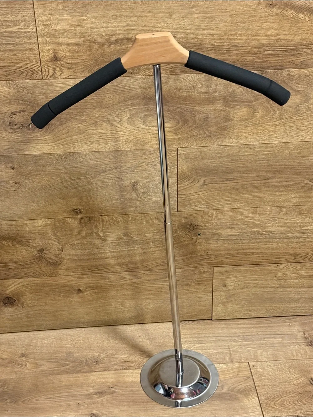 Moderne Wood and Metal Garment Valet Stand in Black and Chrome